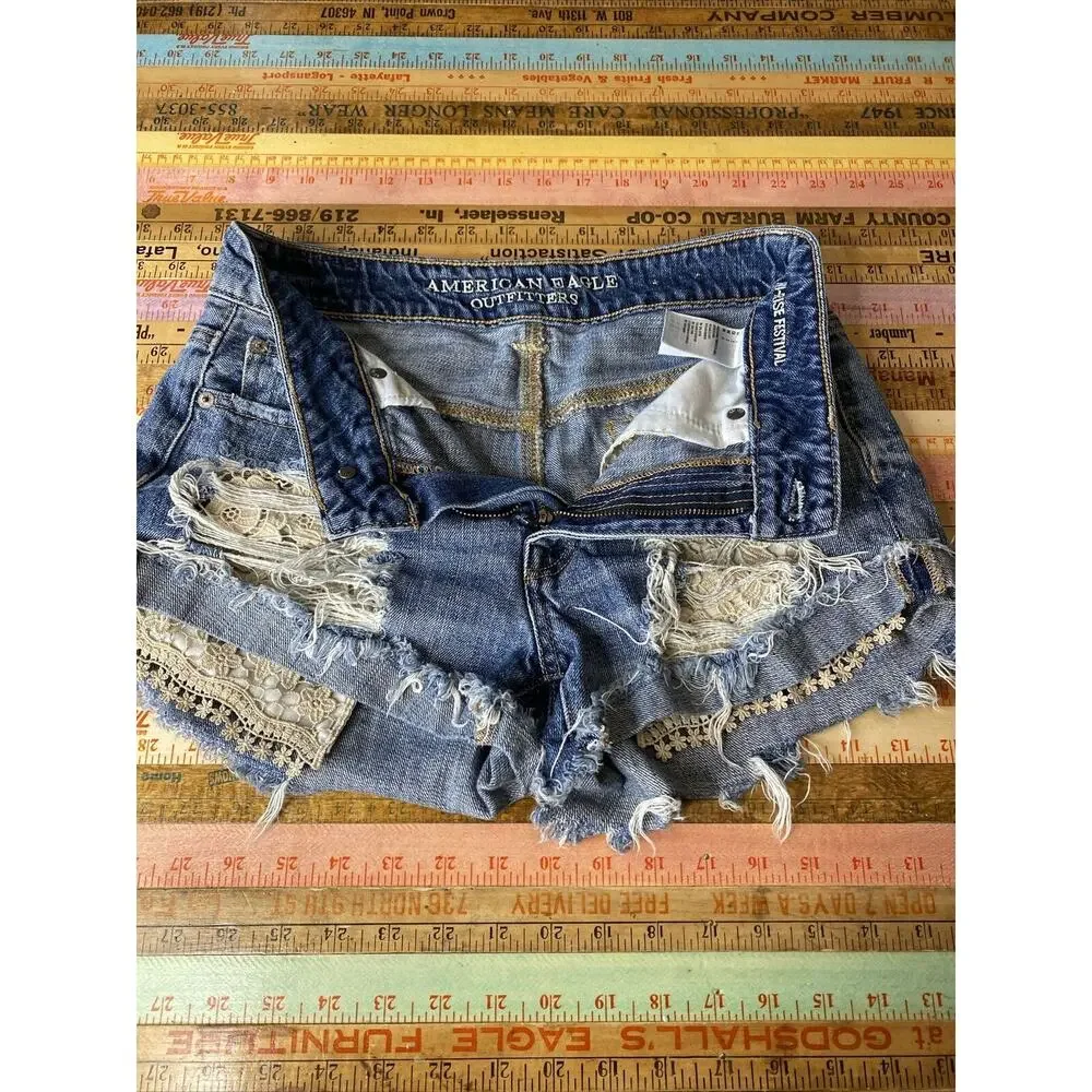 American Eagle Shorts Size 2 Jean cutoff hi-rise Festival denim Crochet Lace - Picture 7 of 13